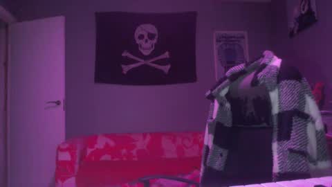 Snapshot of dabirdfree chatting on September 24, 7:06 pm Destroyer online show from September 24, 7:06 pm