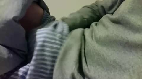 Snapshot of daboy_t chatting on November 25, 7:03 pm Daboy-t online show from November 25, 7:03 pm