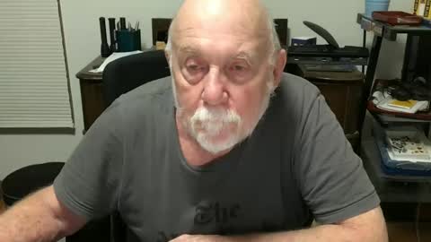 Snapshot of dack47 chatting on February 18, 6:37 am dack47 online show from February 18, 6:37 am