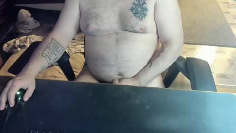 Snapshot of dadbodfatrod chatting on February 23, 10:53 pm Daddy online show from February 23, 10:53 pm