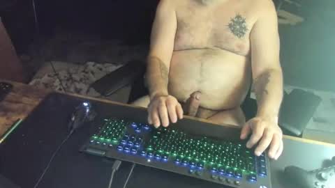 Snapshot of dadbodfatrod chatting on November 5, 11:27 pm Daddy online show from November 5, 11:27 pm