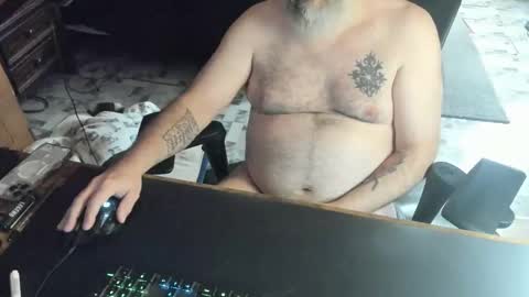 Snapshot of dadbodfatrod chatting on December 14, 10:36 pm Daddy online show from December 14, 10:36 pm