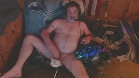 Snapshot of daddy38345 chatting on December 10, 8:05 pm daddy38345 online show from December 10, 8:05 pm