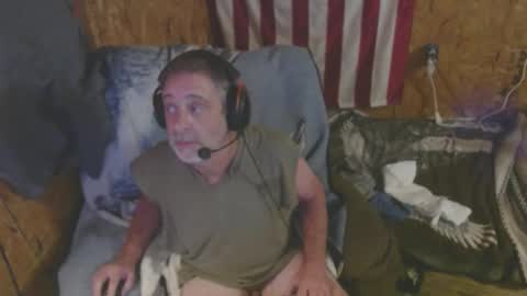 Snapshot of daddy38345 chatting on October 6, 12:08 am daddy38345 online show from October 6, 12:08 am