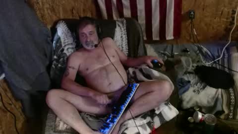 Snapshot of daddy38345 chatting on May 6, 4:56 pm daddy38345 online show from May 6, 4:56 pm