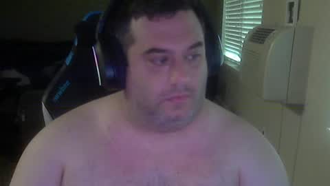 Snapshot of daddybody4u chatting on June 19, 3:49 pm daddybody4u online show from June 19, 3:49 pm