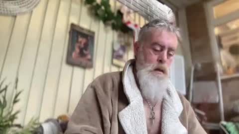 Snapshot of daddycuddle chatting on September 28, 8:31 am daddycuddle online show from September 28, 8:31 am