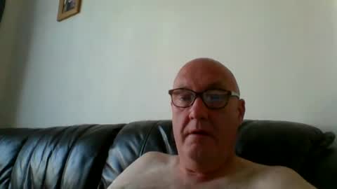 daddyhere4uall8 online show from August 2, 7:18 am