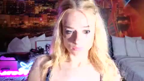 Sabrinna Bae online show from March 13, 9:27 am