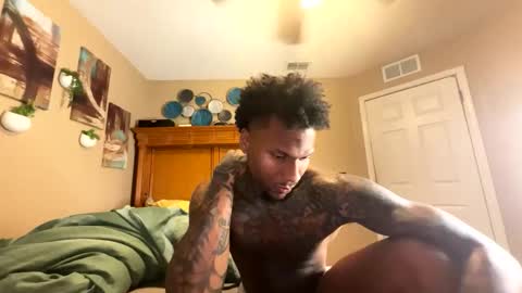 sexy tatted king bbc online show from November 19, 5:07 am