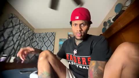 sexy tatted king bbc online show from April 24, 2:36 am