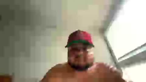 Snapshot of daddypapi1000 chatting on June 17, 9:49 pm daddypapi1000 online show from June 17, 9:49 pm