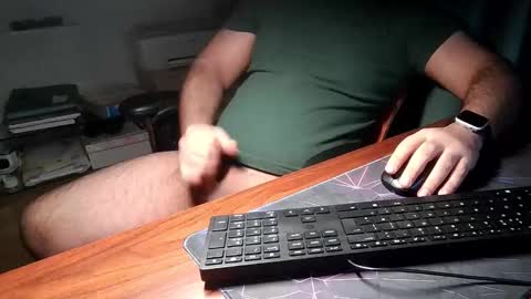 Snapshot of daddypimp3 chatting on November 27, 12:35 am Paul online show from November 27, 12:35 am