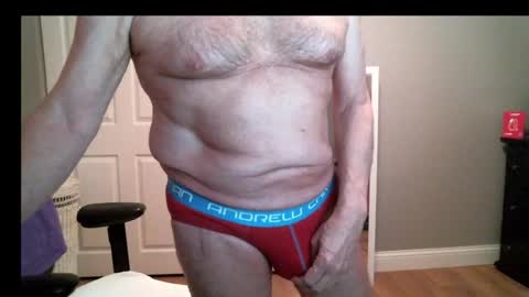 Snapshot of daddys7plus chatting on February 12, 3:23 am daddys7plus online show from February 12, 3:23 am