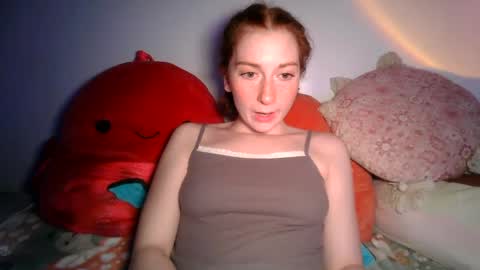 Snapshot of daddysdollhouse chatting on December 5, 5:37 am Saoirse online show from December 5, 5:37 am