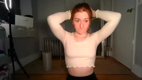 Snapshot of daddysdollhouse chatting on January 28, 5:00 am Saoirse online show from January 28, 5:00 am