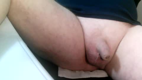 Snapshot of daddysmalls_55 chatting on December 6, 12:56 am daddysmalls online show from December 6, 12:56 am