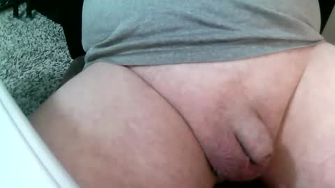 Snapshot of daddysmalls_55 chatting on December 20, 10:32 pm daddysmalls online show from December 20, 10:32 pm