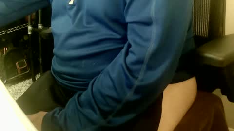 Snapshot of daddysmalls_55 chatting on January 8, 5:37 pm daddysmalls online show from January 8, 5:37 pm