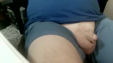 Snapshot of daddysmalls_55 chatting on January 14, 1:36 am daddysmalls online show from January 14, 1:36 am