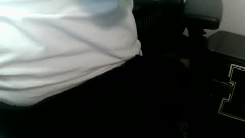 Snapshot of daddysmalls_55 chatting on January 14, 8:04 pm daddysmalls online show from January 14, 8:04 pm