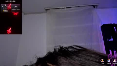 Snapshot of daddyspetite_ chatting on February 20, 2:30 am Lili online show from February 20, 2:30 am