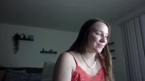 Snapshot of daddysssgoodgirl chatting on April 7, 7:09 am daddys good girl online show from April 7, 7:09 am