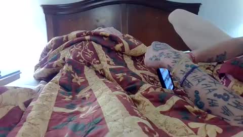 Snapshot of daddystrokin9124 chatting on June 3, 8:39 am daddystrokin9124 online show from June 3, 8:39 am