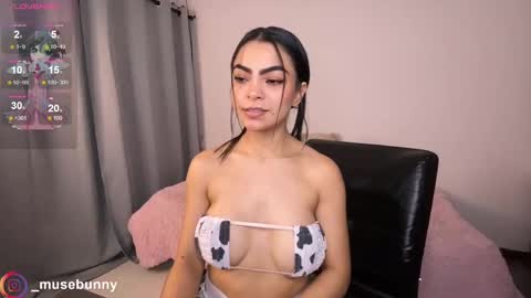 Snapshot of daddysweeeetbody chatting on September 19, 1:51 am Sophie online show from September 19, 1:51 am