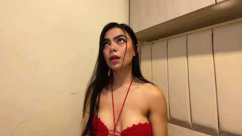 Snapshot of daddysweeeetbody chatting on October 25, 12:40 am Sophie online show from October 25, 12:40 am