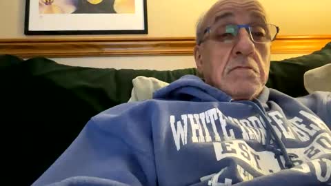 Snapshot of daddyweis chatting on December 13, 8:25 pm daddyweis online show from December 13, 8:25 pm
