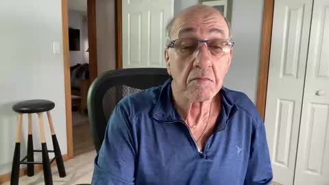 Snapshot of daddyweis chatting on December 14, 2:44 pm daddyweis online show from December 14, 2:44 pm