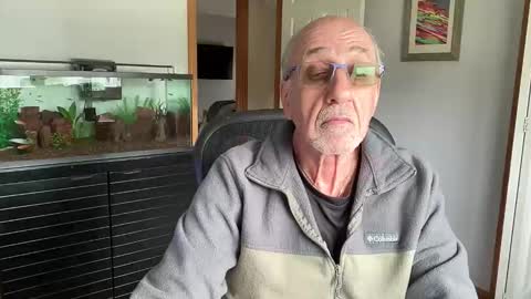 daddyweis online show from April 25, 2:47 pm