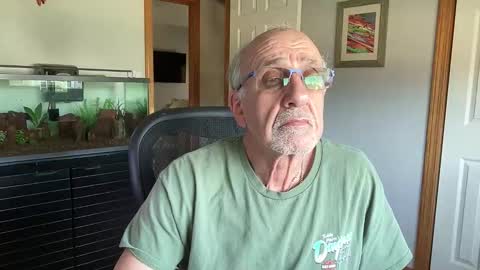 Snapshot of daddyweis chatting on May 5, 8:06 pm daddyweis online show from May 5, 8:06 pm