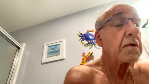 Snapshot of daddyweis chatting on May 24, 11:59 am daddyweis online show from May 24, 11:59 am