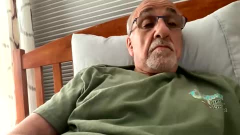 Snapshot of daddyweis chatting on June 4, 2:06 am daddyweis online show from June 4, 2:06 am