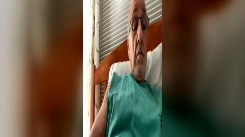 Snapshot of daddyweis chatting on June 11, 2:33 am daddyweis online show from June 11, 2:33 am