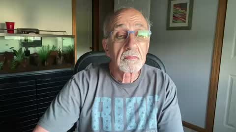 Snapshot of daddyweis chatting on June 15, 11:18 pm daddyweis online show from June 15, 11:18 pm