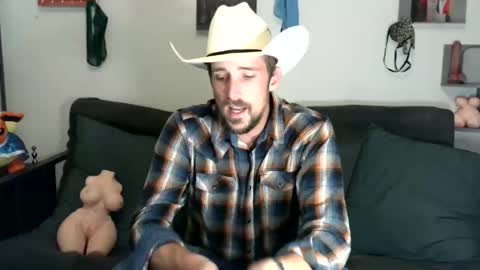 Snapshot of dadgoeswild chatting on May 4, 4:19 am DadGoesWild online show from May 4, 4:19 am