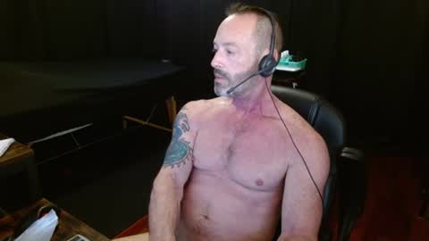 Snapshot of dadthebatehound chatting on June 15, 10:34 pm Call me Dad or Hound online show from June 15, 10:34 pm