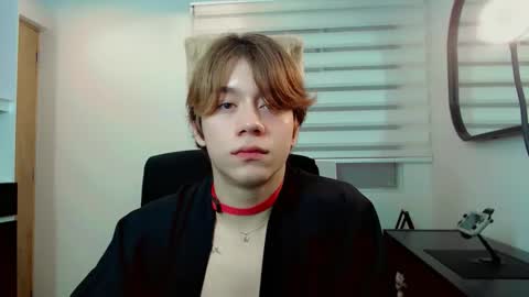 dae_lune online show from February 24, 10:30 pm