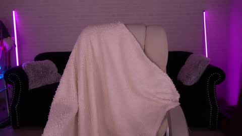 daenerys_daen online show from January 6, 8:14 am