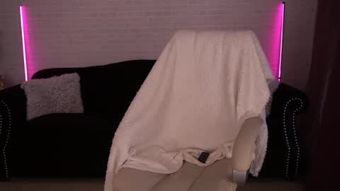 daenerys_daen online show from February 28, 7:37 am