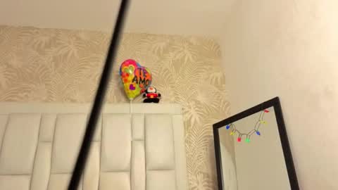 daffnelewis online show from January 14, 11:27 am