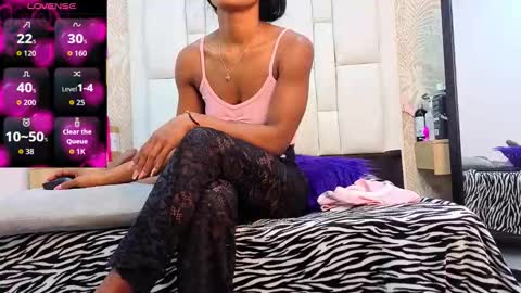 daffnelewis online show from March 3, 11:16 am