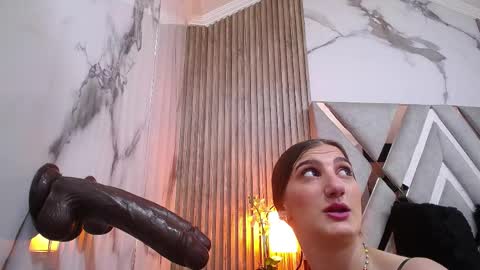 Dafne Castro online show from April 23, 8:00 pm