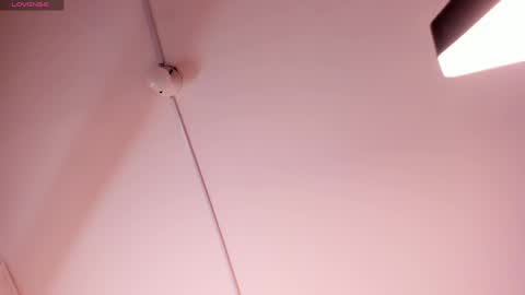 dafne_hillss online show from April 27, 11:30 am