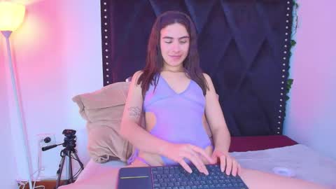 dafne_quenn online show from November 19, 1:00 pm