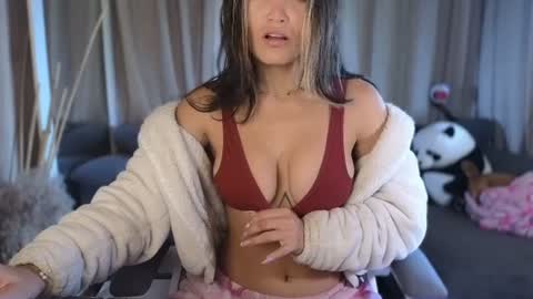 Snapshot of dafne_shark chatting on June 25, 4:22 pm LORENA online show from June 25, 4:22 pm