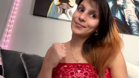 Snapshot of dafnecloutier chatting on February 18, 9:20 pm Dafne 27 Cory-24 online show from February 18, 9:20 pm